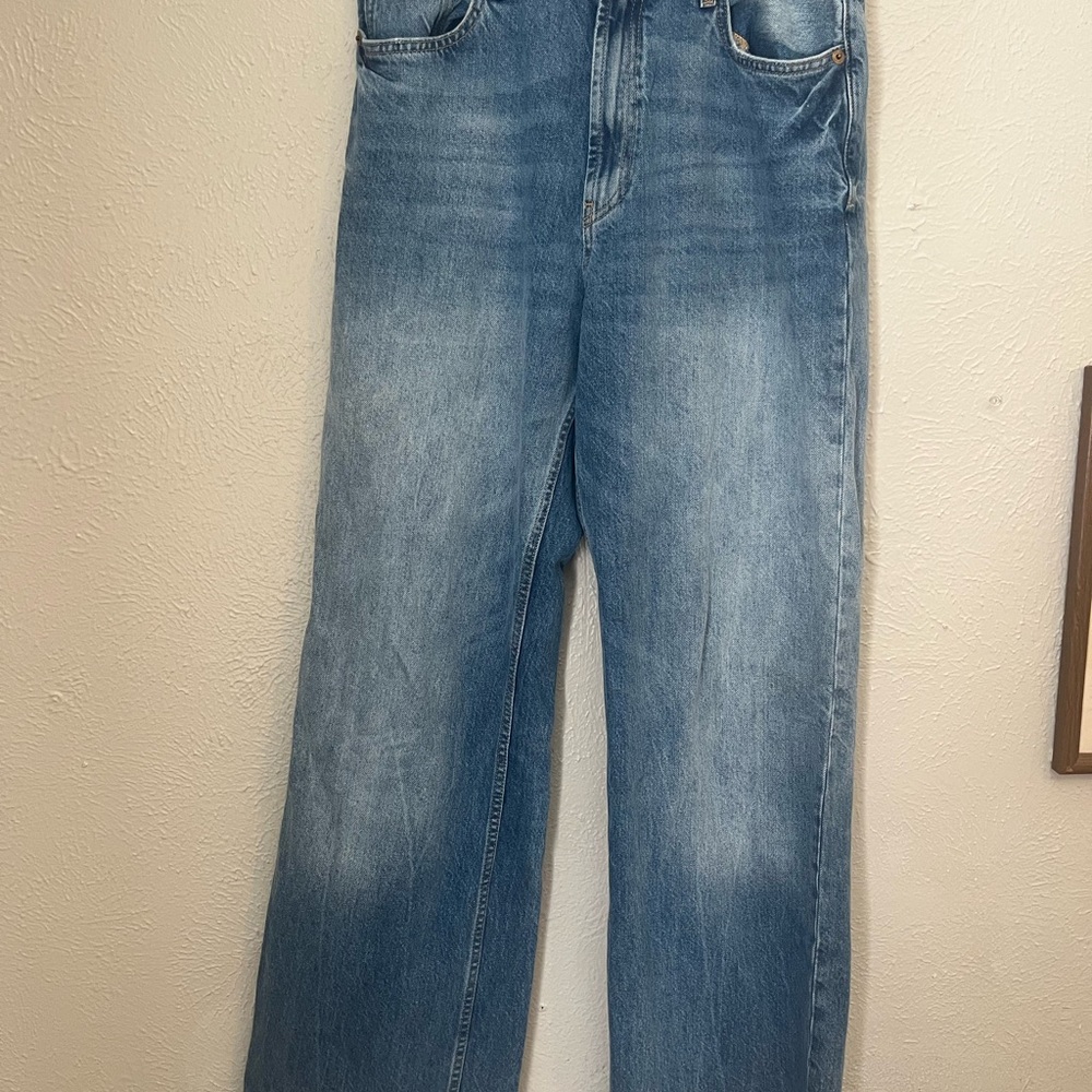 Zara Light Blue Denim Jeans with Gold Button